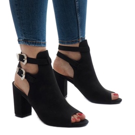 Svarta stövlar på stolpen 173-853