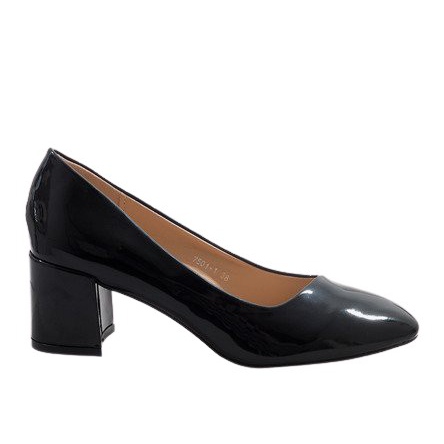 Svartlackerade pumpar på 7501-1 stolpen