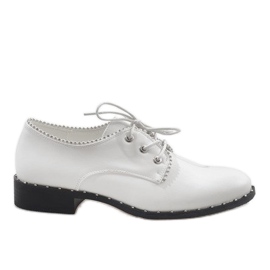 Vita jazzskor Ćwieki 6288-2