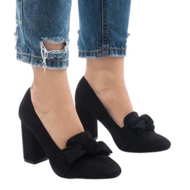 Svart mocka pumpar på N510 pelaren