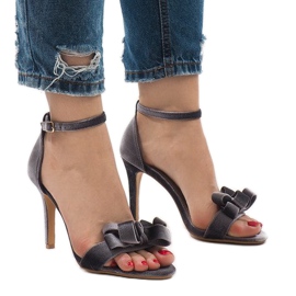 Grå mockasandaler med rosett LB-291