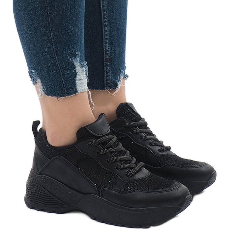 BY-080 svarta sportskor