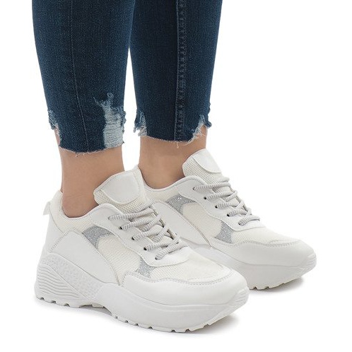 Vita sportskor BY-080