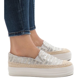 Vita sneakers espadriller på GH001 -plattformen