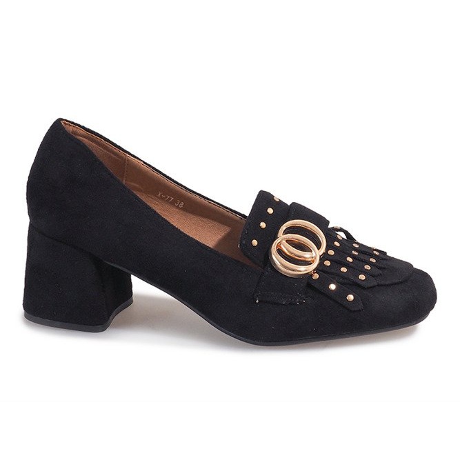 Svart mocka pumpar på LB-339 stolpen