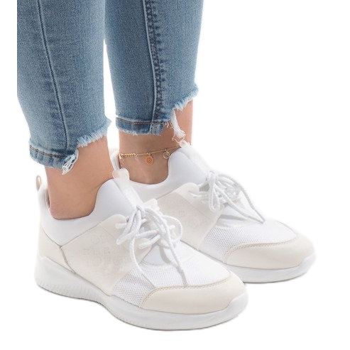 Vita sportskor BY-069