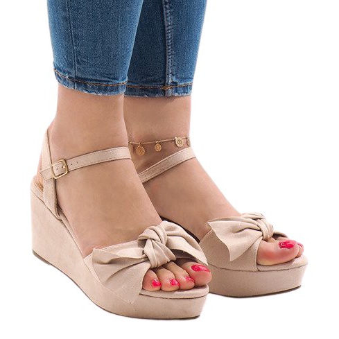 Rosa kilsandaler med rosett F055 röd