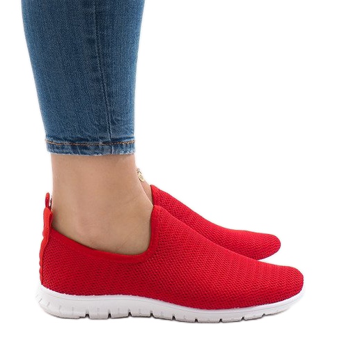 Röda sportskor 909-17