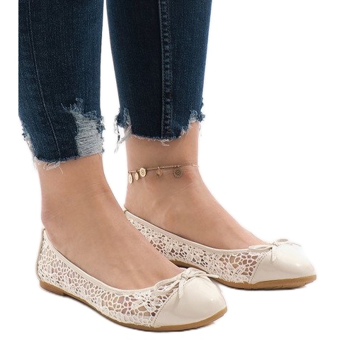 Beige openwork ballerinor 98-5y