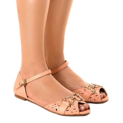 Rosa sandaler med ett GF-180-spänne