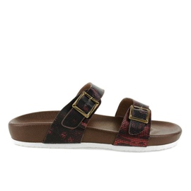 Röda och bruna tofflor med spänne GA735