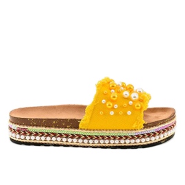 Gul dekorerade tofflor 1035 pärlor