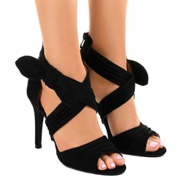 Svarta sandaler i mocka med rosett J-23