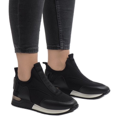 Svarta sneakers tillverkade av Lycra R-403 vit