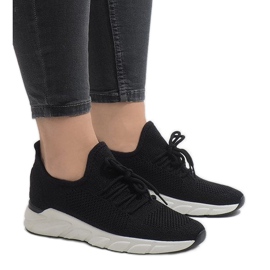 7766-Y svarta sportskor