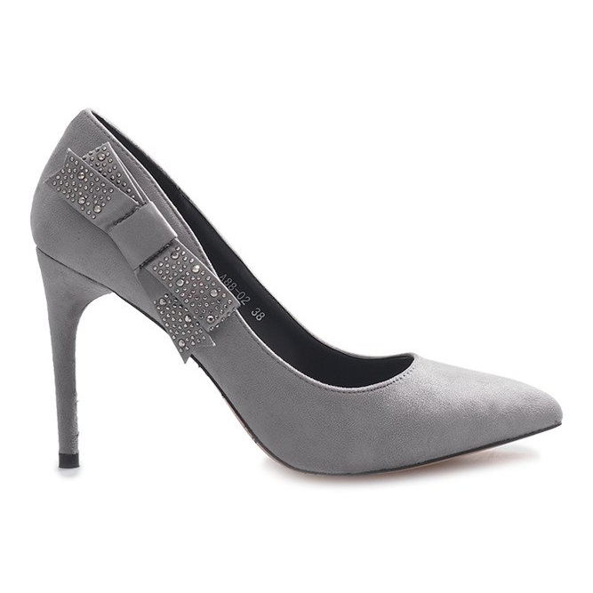 Grå klackar med en Bordeaux rosett