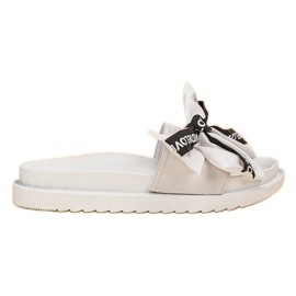 Jumex Tofflor Med En Love Bow vit