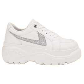 SHELOVET Vita sneakers på plattformen