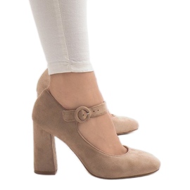 Beige pumpar på M083 -pelaren