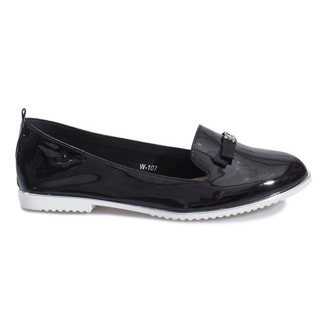 Svartlackerade loafers från Miss Laura