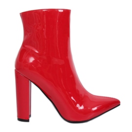 Rödlackerade högklackade stövlar NS065P Röd