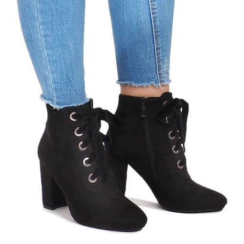 Snörskor på en stolpe 168-138 svart