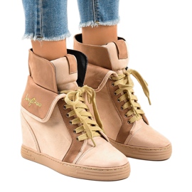 Beige sneakers med snörningskilar B12-22