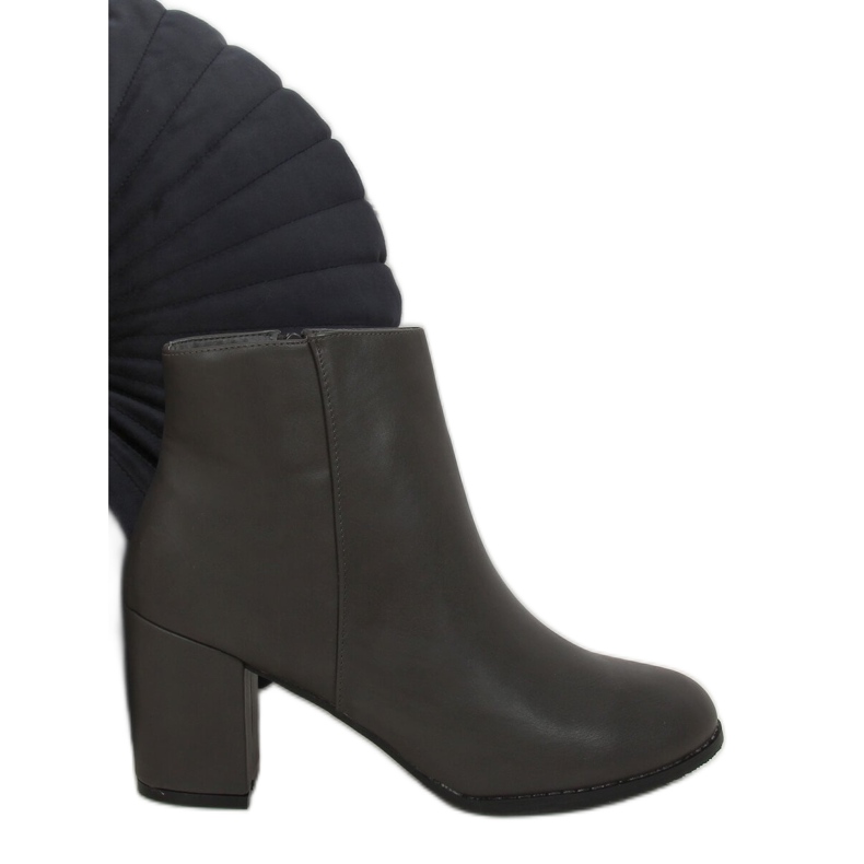 Klassiska grå höga klackar 77-71 Grå