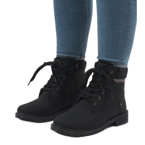 Svarta isolerade stövlar NR06-1