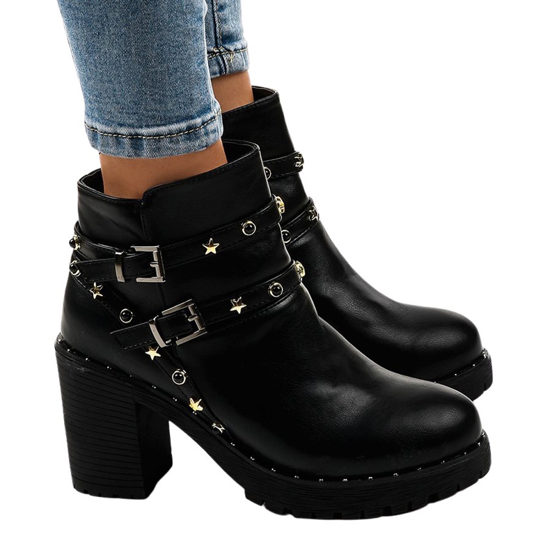 Svarta fotkängor med stjärnor D37-9