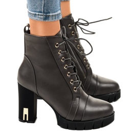 Varma stövlar på en stolpe med en K-9925 dragkedja grå