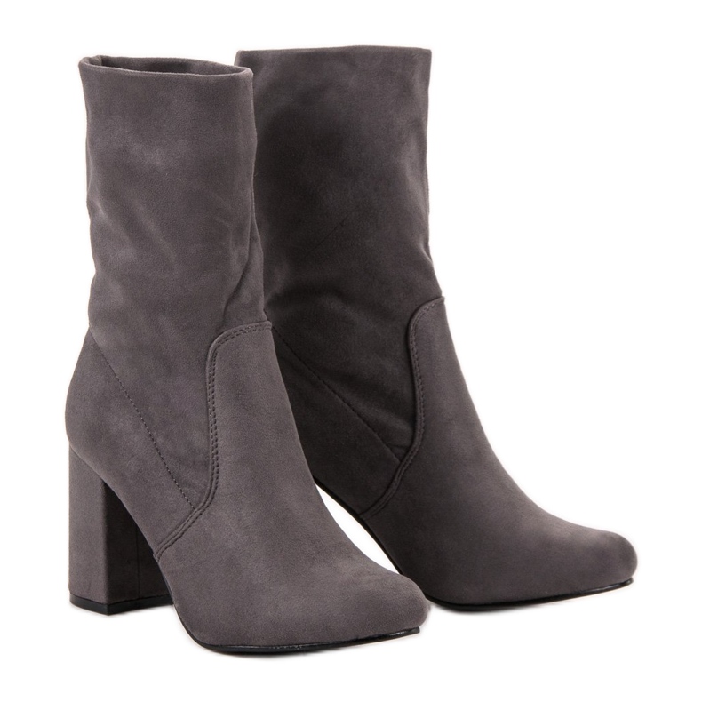 Super Mode Slip-on stövlar på en stolpe grå