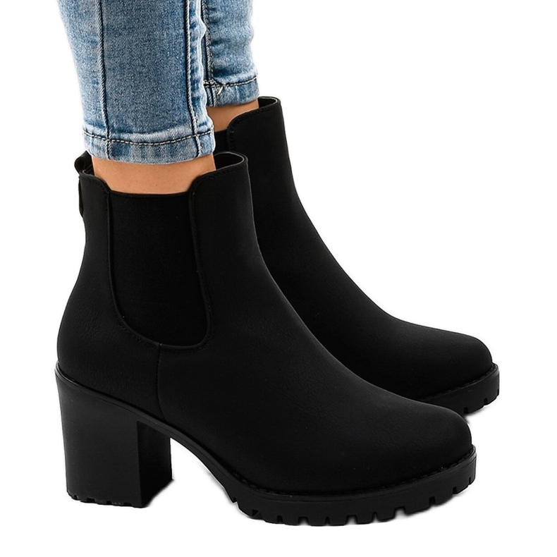 Svarta isolerade stövlar på stolpen B2881-KB