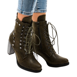 Gröna fotkängor med F117 dubbar