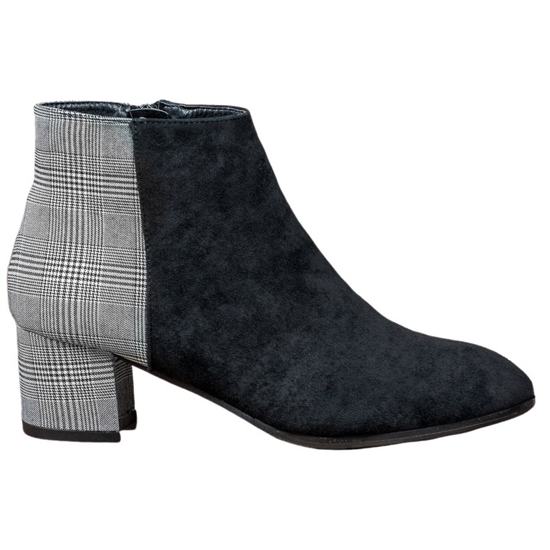 Filippo Snygga stövlar på en stolpe svart grå