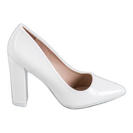 Diamantique Pumpar På En Pelare vit