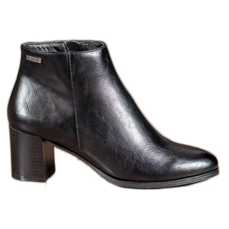 Stövlar på ett inlägg VINCEZA svart