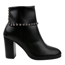 Svarta fotkängor med LJ007 dubbar