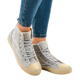 Gråisolerade sneakers T-040