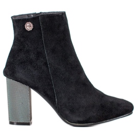 Goodin Läderstövlar på en pelare svart