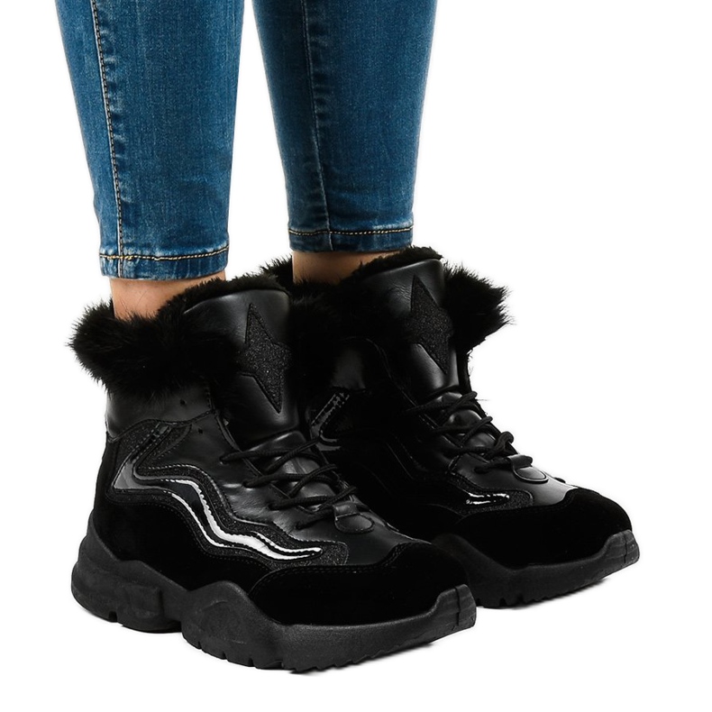 Svarta isolerade sneakers LS-2062