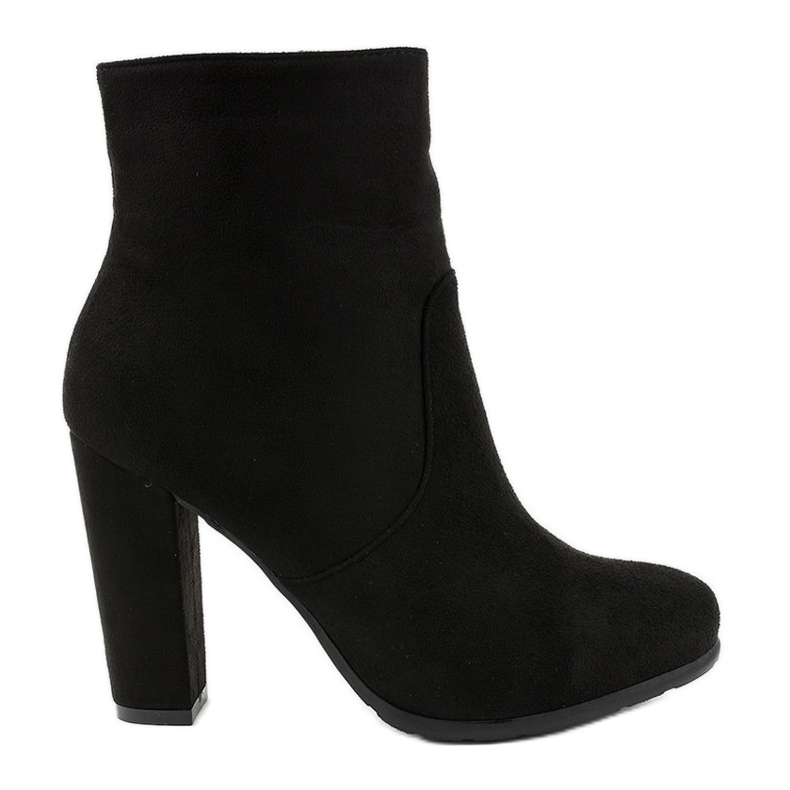 Svarta höga stövlar på F912 -stolpen