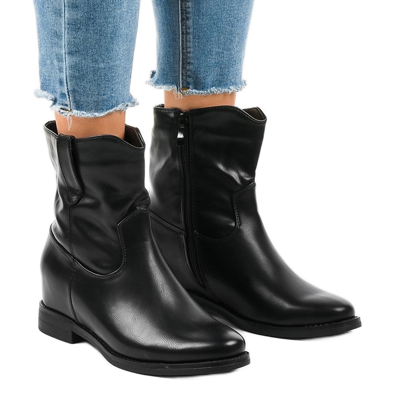 Svarta isolerade cowboystövlar G-7607