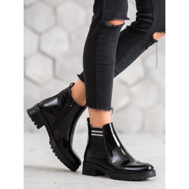 SHELOVET Sportskor på plattformen svart