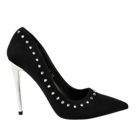 Svarta pumpar på NF-04 hälen