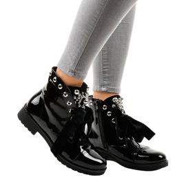 Svartlackerade isolerade stövlar A3320EA