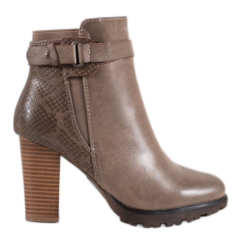 Super Mode Eleganta stövlar på en stolpe brun