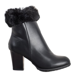 Goodin Stövlar på ett inlägg med päls svart