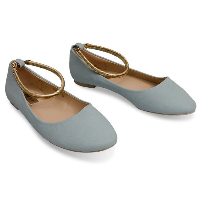 Ballerinas En vacker dekoration på fotleden A607 Blue blå