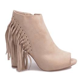 Öppna stövlar på ett inlägg 1526-3 Beige